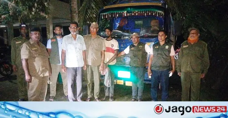 সাতক্ষীরা নওয়াঁবেকি ফেরিঘাট থেকে ৭০ বস্তা ঝিনুক আটক