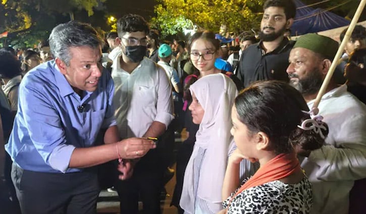 উত্তাল দিল্লি: ‘সুন্দর ভবিষ্যতের’ দাবিতে খুদে শিক্ষার্থীরাও রাজপথে